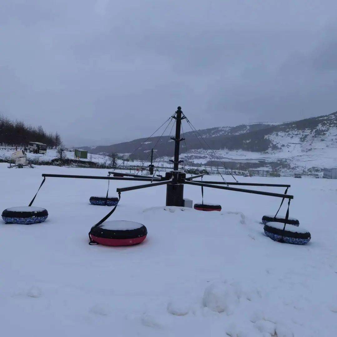买二送一谷克德嬉雪区开园啦雪圈雪蝶雪船雪橇车