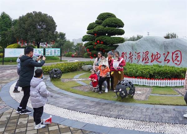 非法|广西：那考河湿地公园生机盎然 引无数游人拍照留念