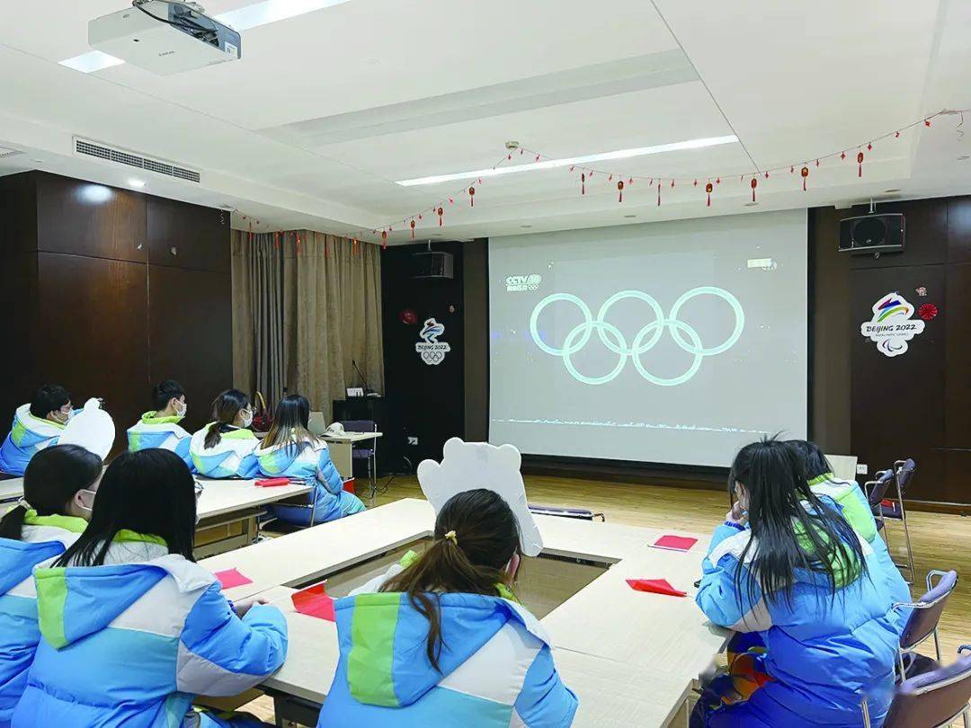 一同见证激动人心的时刻顺义市民观看北京2022年冬奥会开幕式