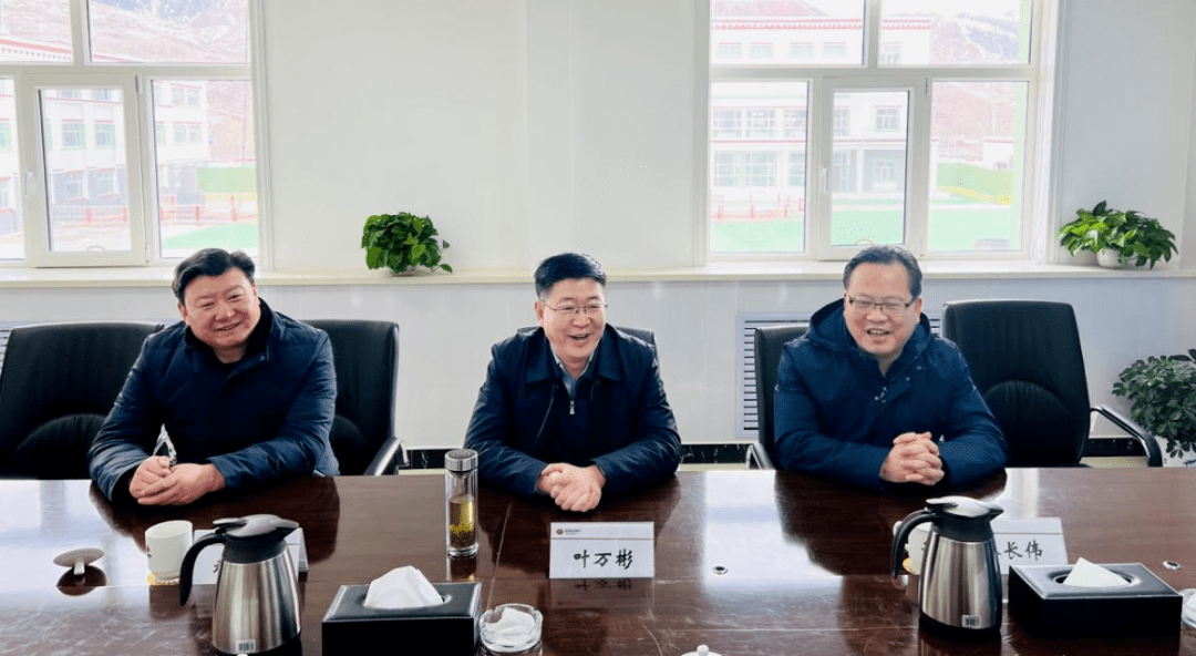 叶万彬看望慰问玛尔挡水电站青海威斯特铜业有限责任公司一线员工