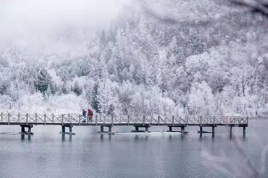 景区|助力北京冬奥会 5万余游客在理县体验冰雪运动