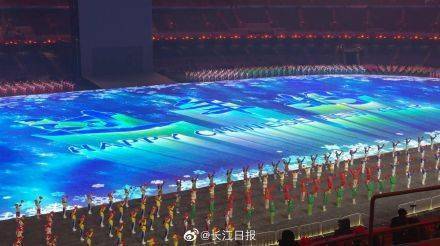 与演员表演完美融合！冬奥会开幕式上的巨大地屏是触屏吗？ 答案来了