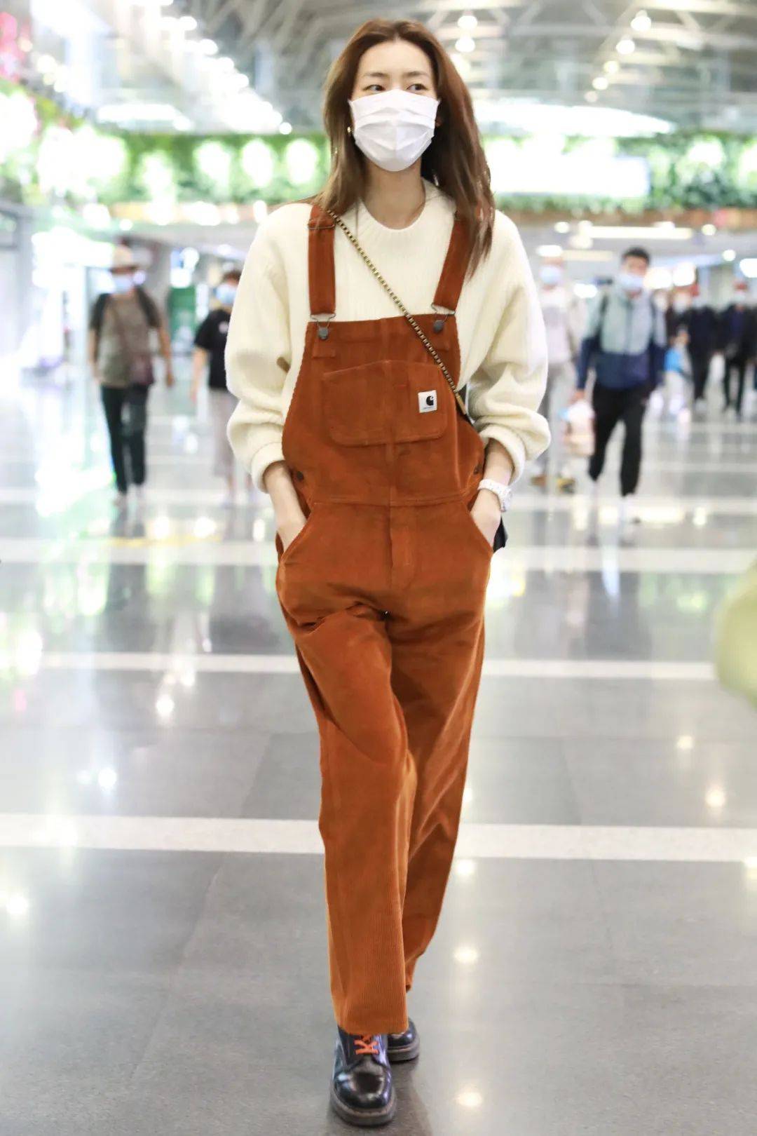 大帽子 看完冬奥会开幕,种草滑雪服!