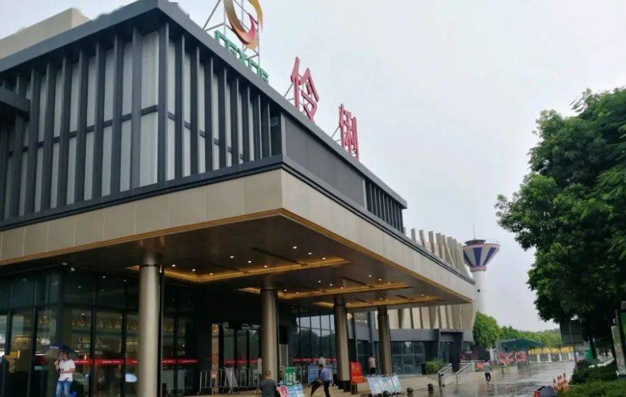 扩散!南宁伶俐服务区暂时封闭,解除交通管制时间将另行通告