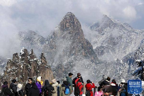 施亚磊|安徽：雪后黄山景迷人