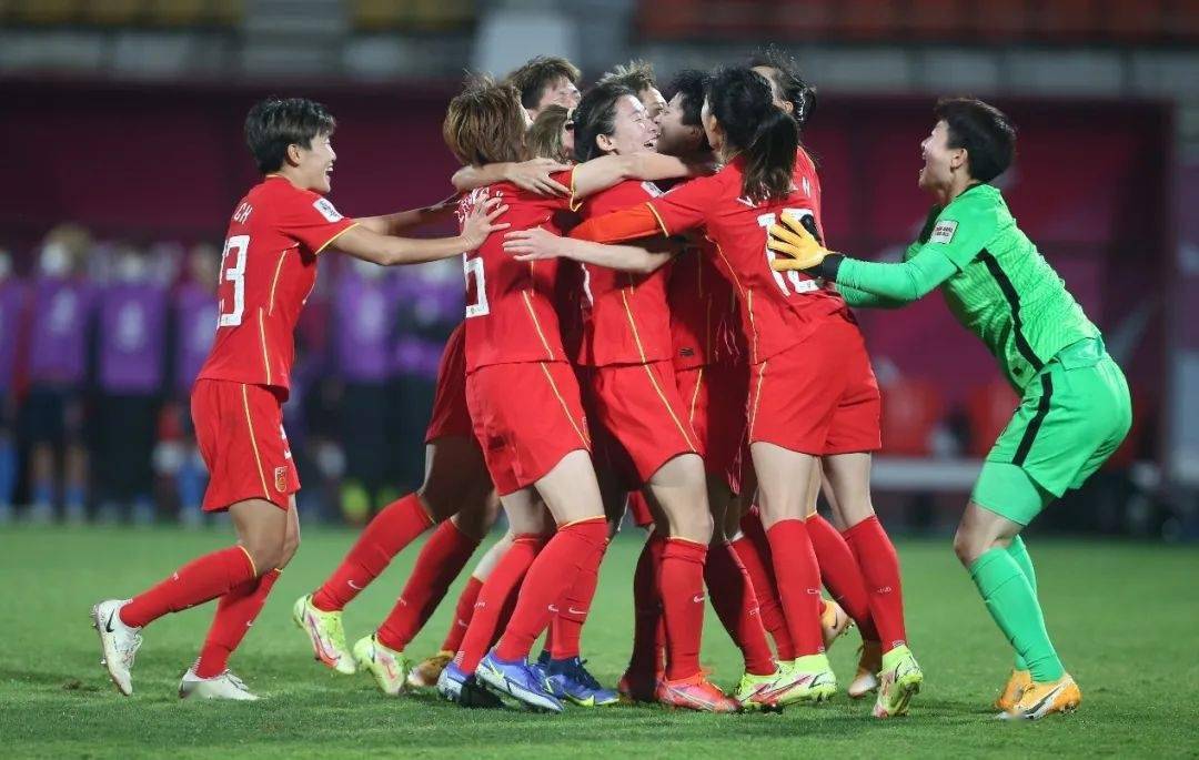 【铿锵玫瑰们再次引发全民热议,中国女足获世界杯首胜】