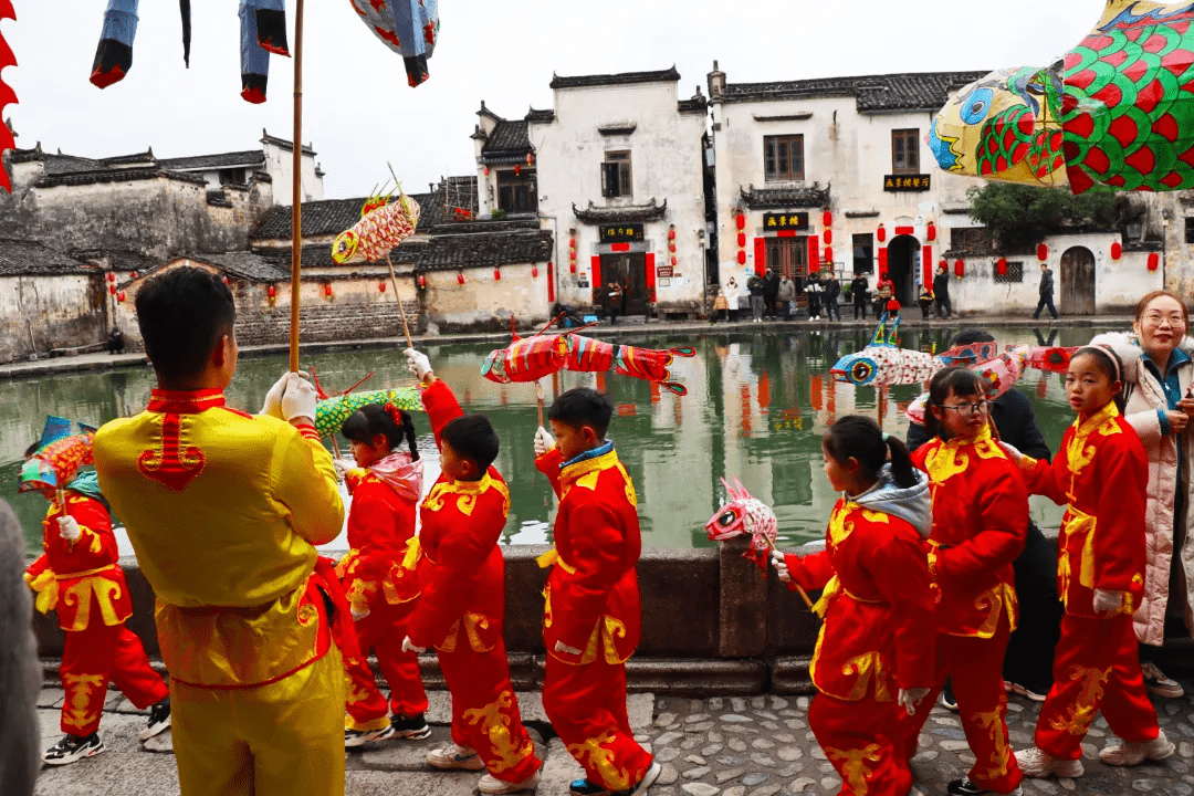 中原的特点,至唐宋时期逐渐固定下来,成为具有徽州特色的岁时节庆习俗