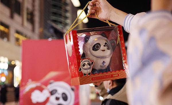 一墩难求冰墩墩引爆购买潮