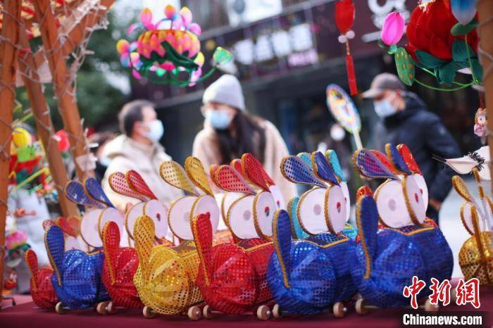 项目|冬奥元素叠加民俗体验 春节南京消费市场“虎虎生威”