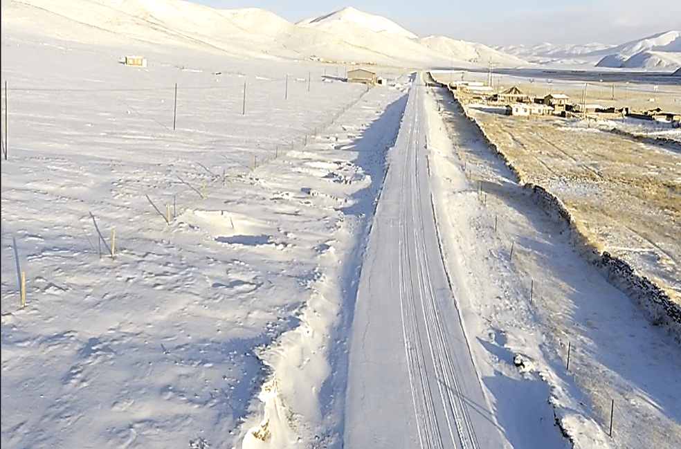 青海省内部分路段降雪,路面积雪!_高速公路_西宁_西和
