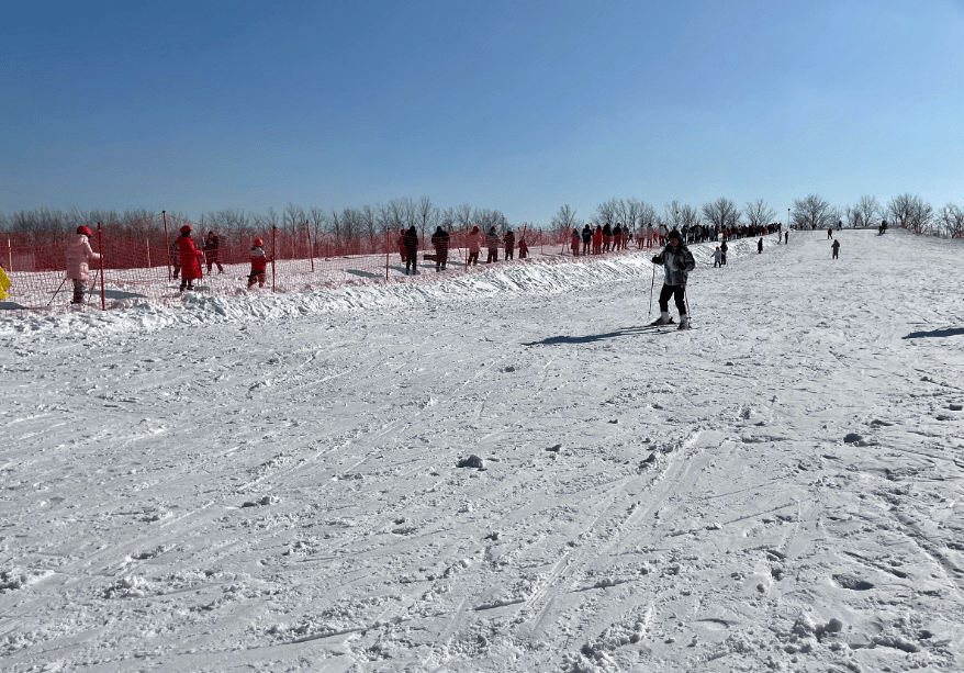 爱凌|冬奥时尚｜谷爱凌夺冠带动滑雪热，京城这些地方也可以“挑战极限”