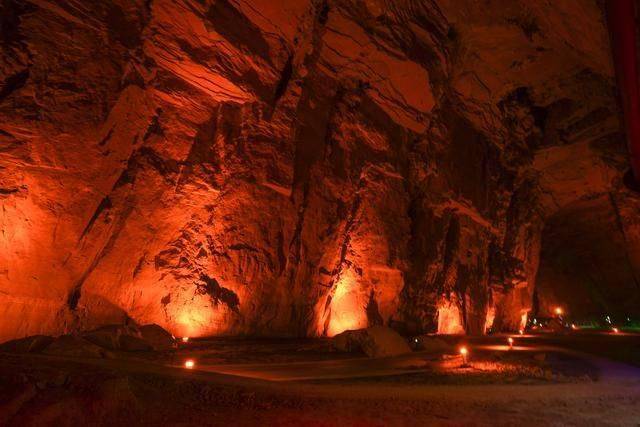 巨大溶洞隐藏地心深处秘密，湖北又一景点震惊全网，赶紧来打卡