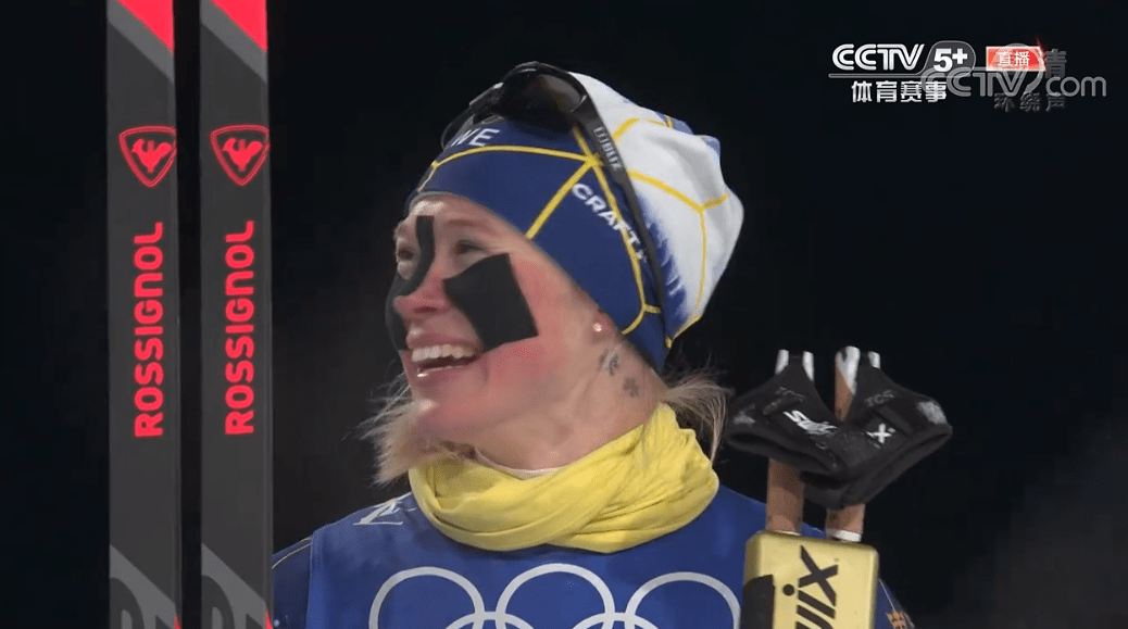 女子|瑞典选手约娜·松德林获得越野滑雪女子个人短距离（自由技术）金牌