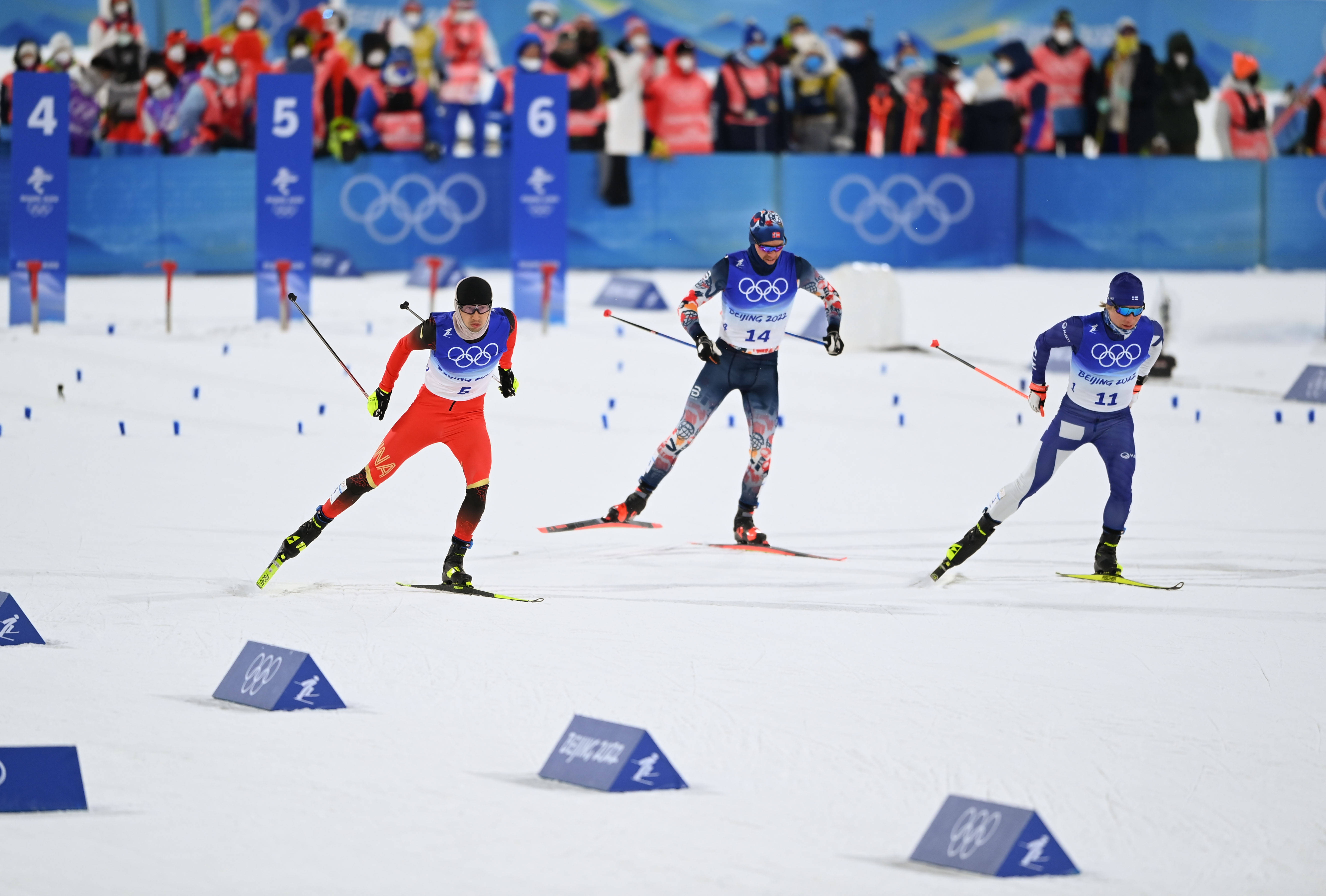越野滑雪——男子个人短距离1/4决赛赛况_新华社_王强_比赛