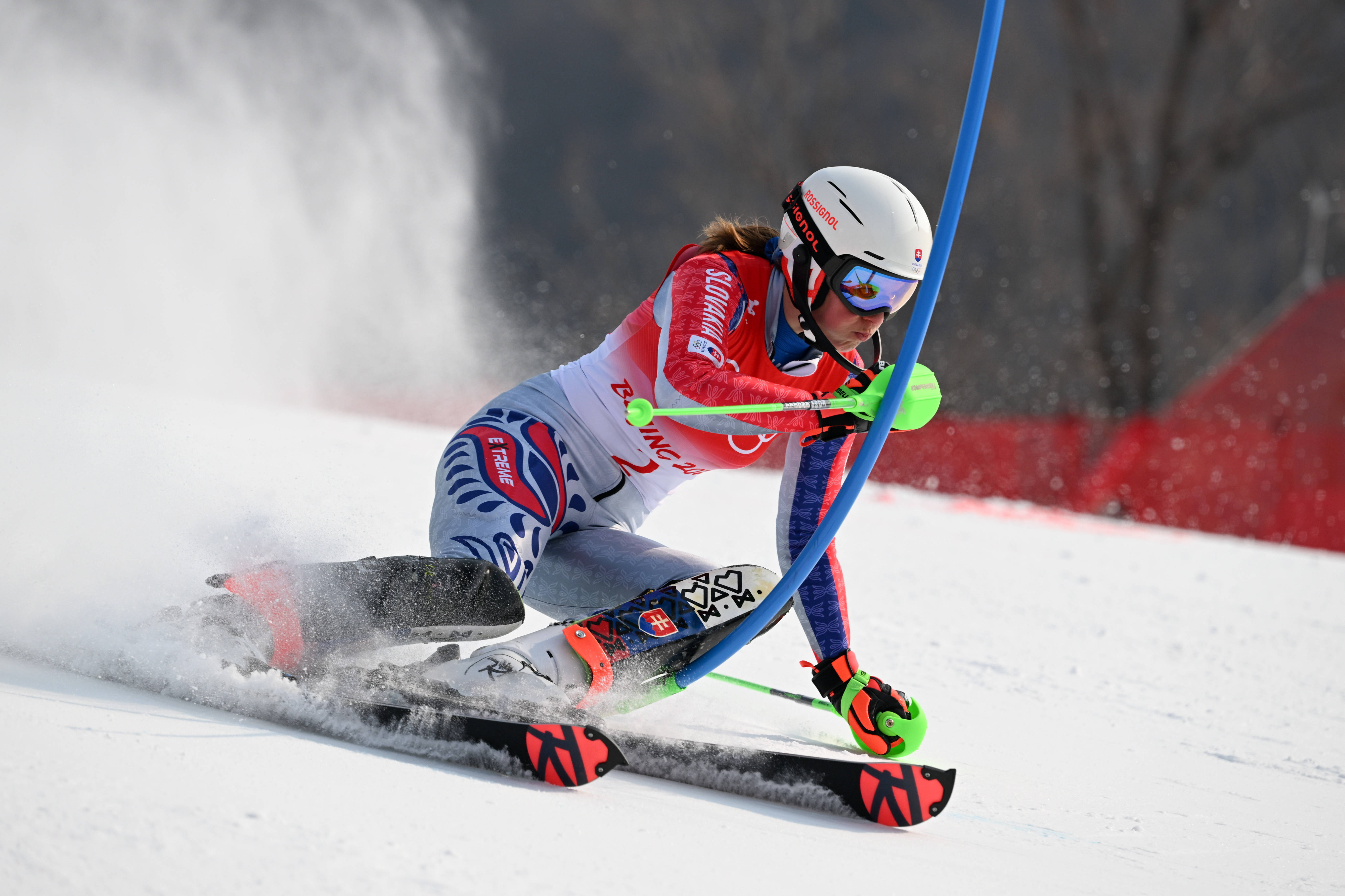 非法|斯洛伐克选手夺得高山滑雪女子回转金牌