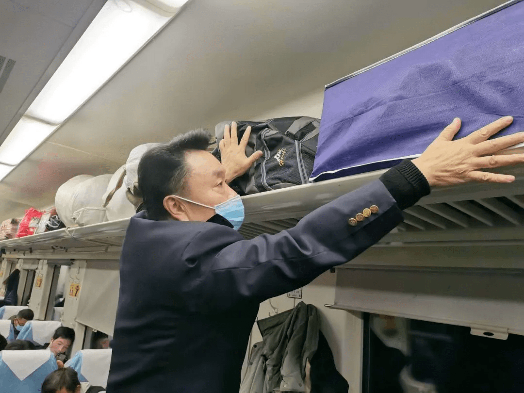 连地面都晃悠"对于刚跑长线的乘务员来说k728/5次列车的真实写照这是