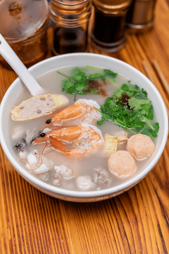 一碗看起来普普通通的猫仔粥背后蕴含一个感人的故事,想要知道的伙伴