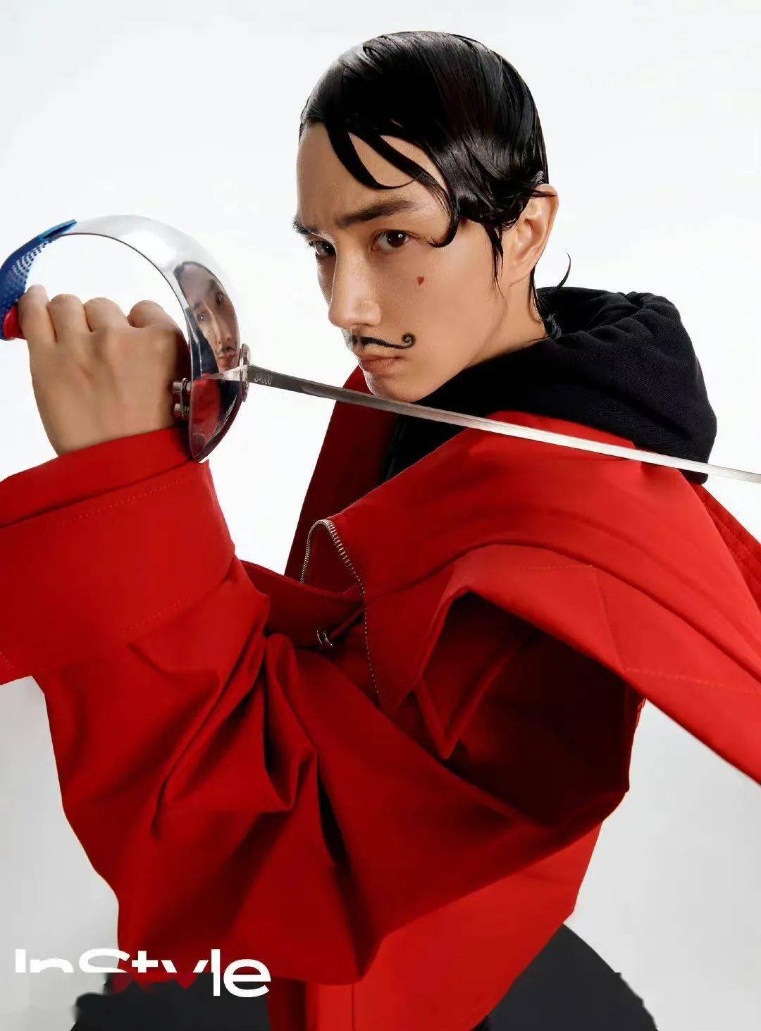 《vfashion》2019年1月刊 龚俊龚俊的发型师显然也不想落于人后.