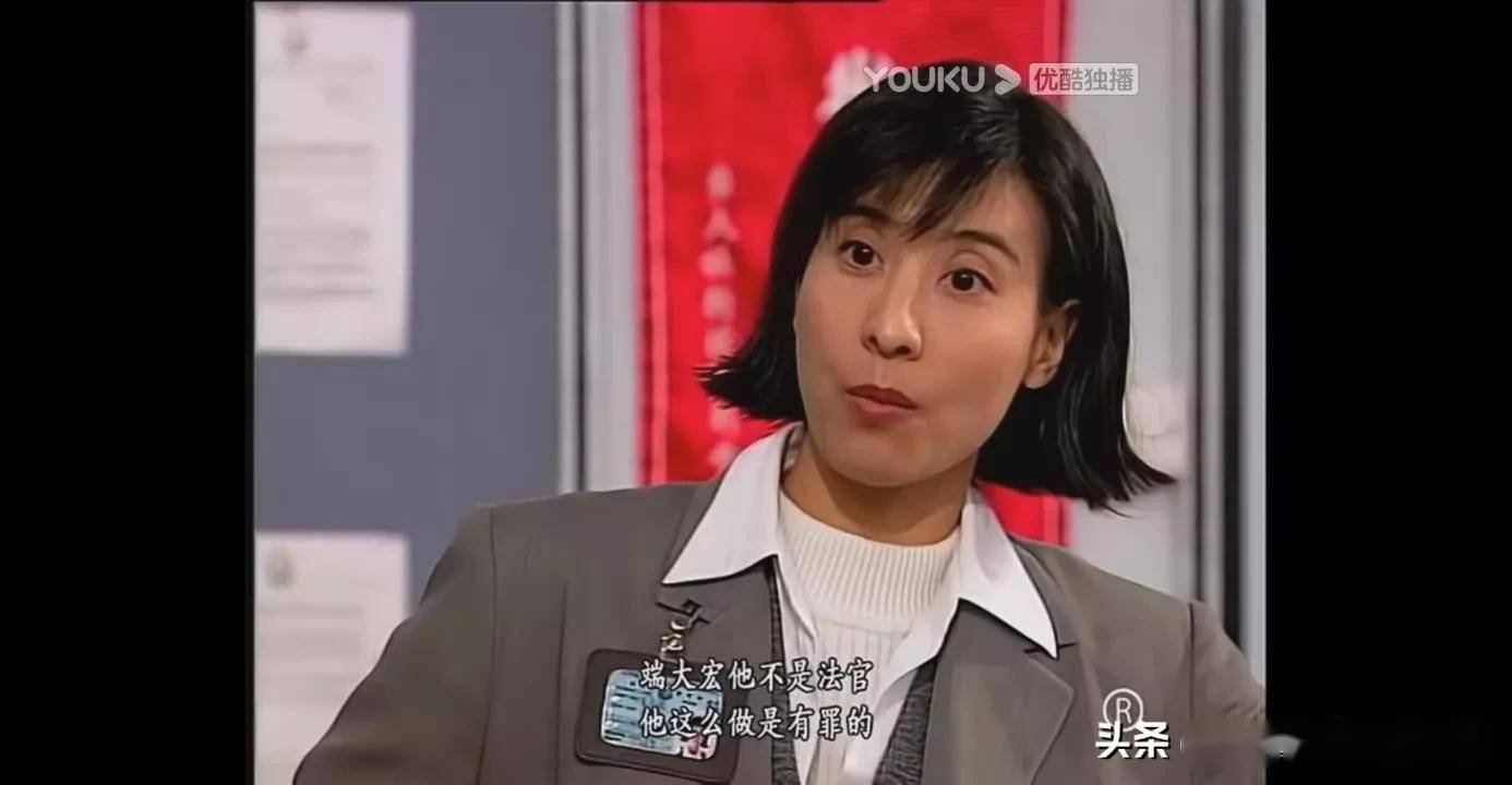 多说一句,饰演chris康宝琦的雪梨真漂亮啊!