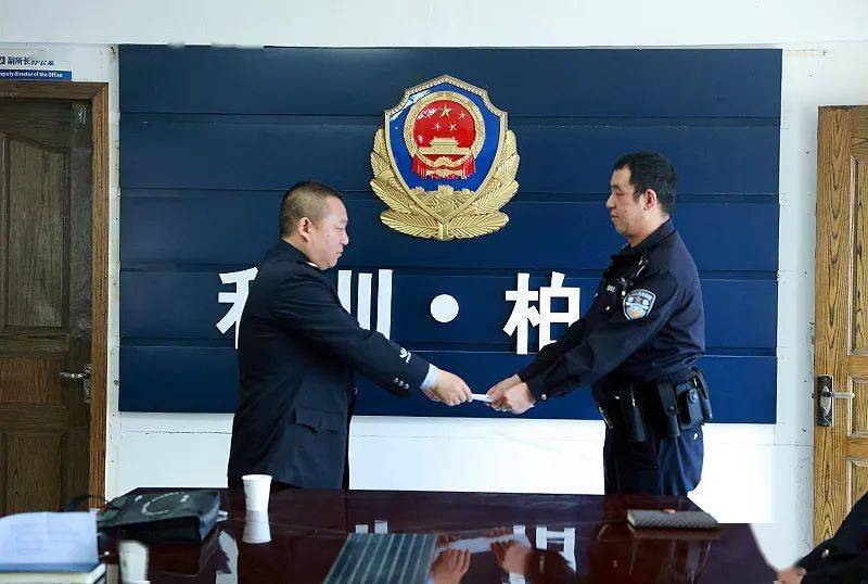 "利川市公安局将始终坚持对侵害民警依法履职行为"零容忍",严格依法