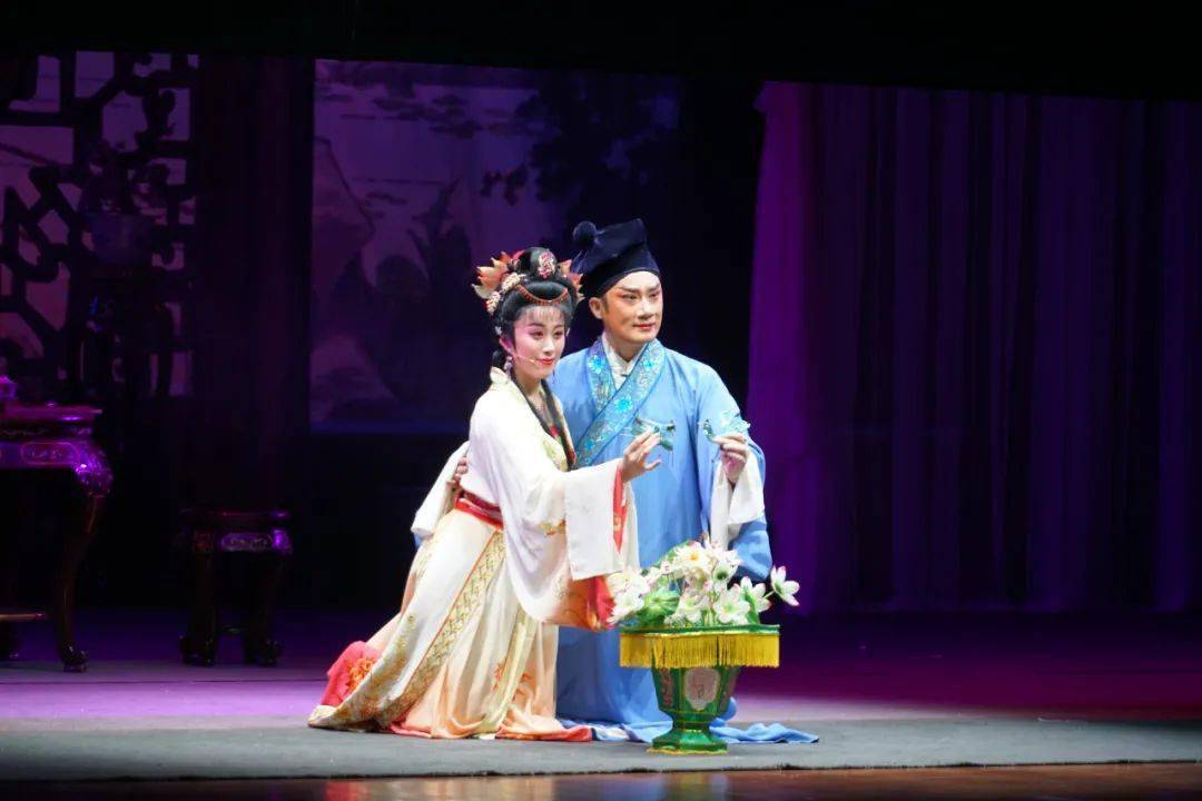 从棒打鸳鸯到破镜重圆……锡剧《双珠凤》的故事家喻户晓,在戏曲舞台
