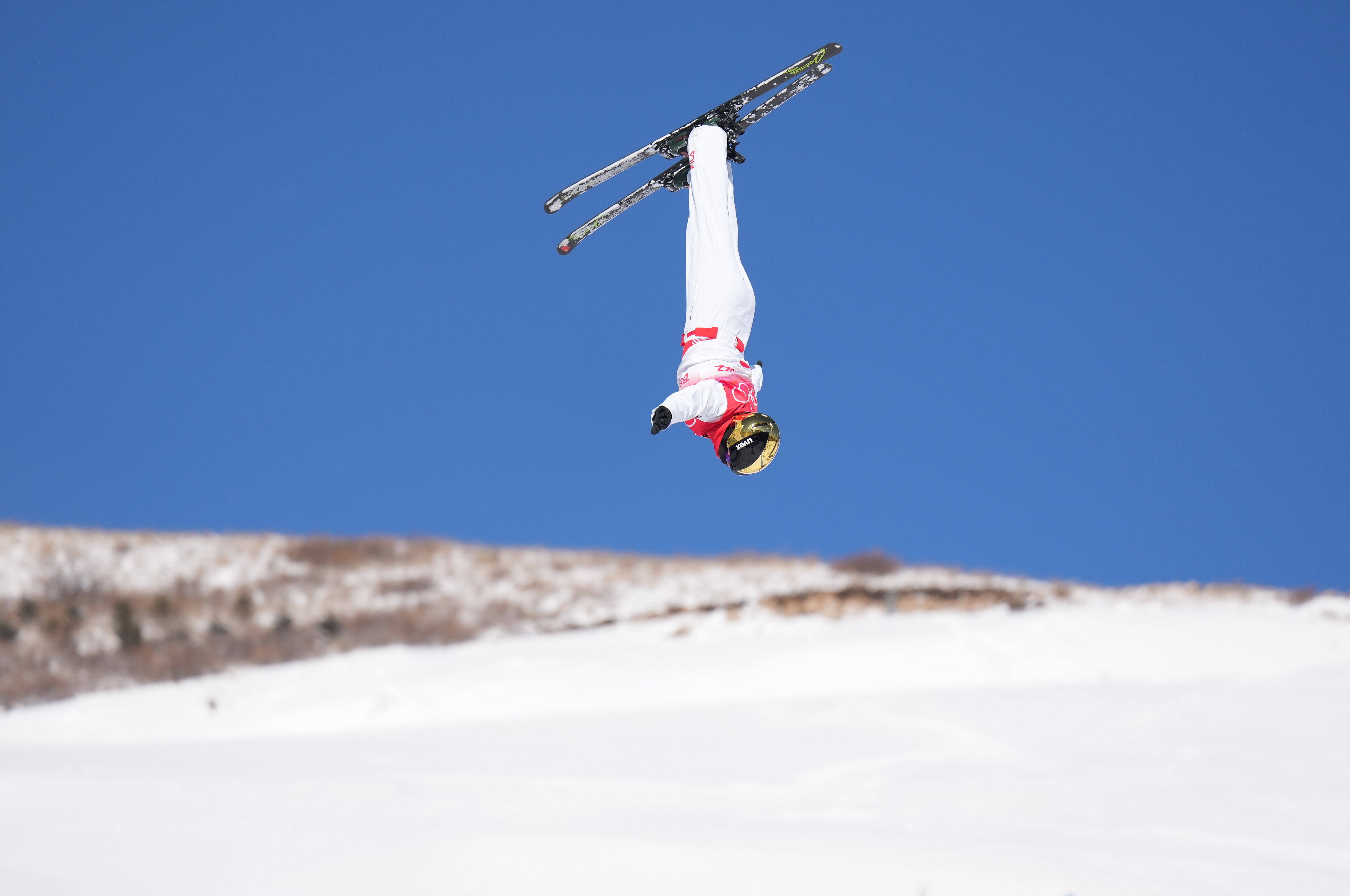 自由式滑雪——女子空中技巧资格赛_中国短道速滑姑娘们跳上领奖台