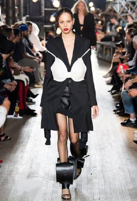 品牌 独家!LV新任男装创意总监来了!