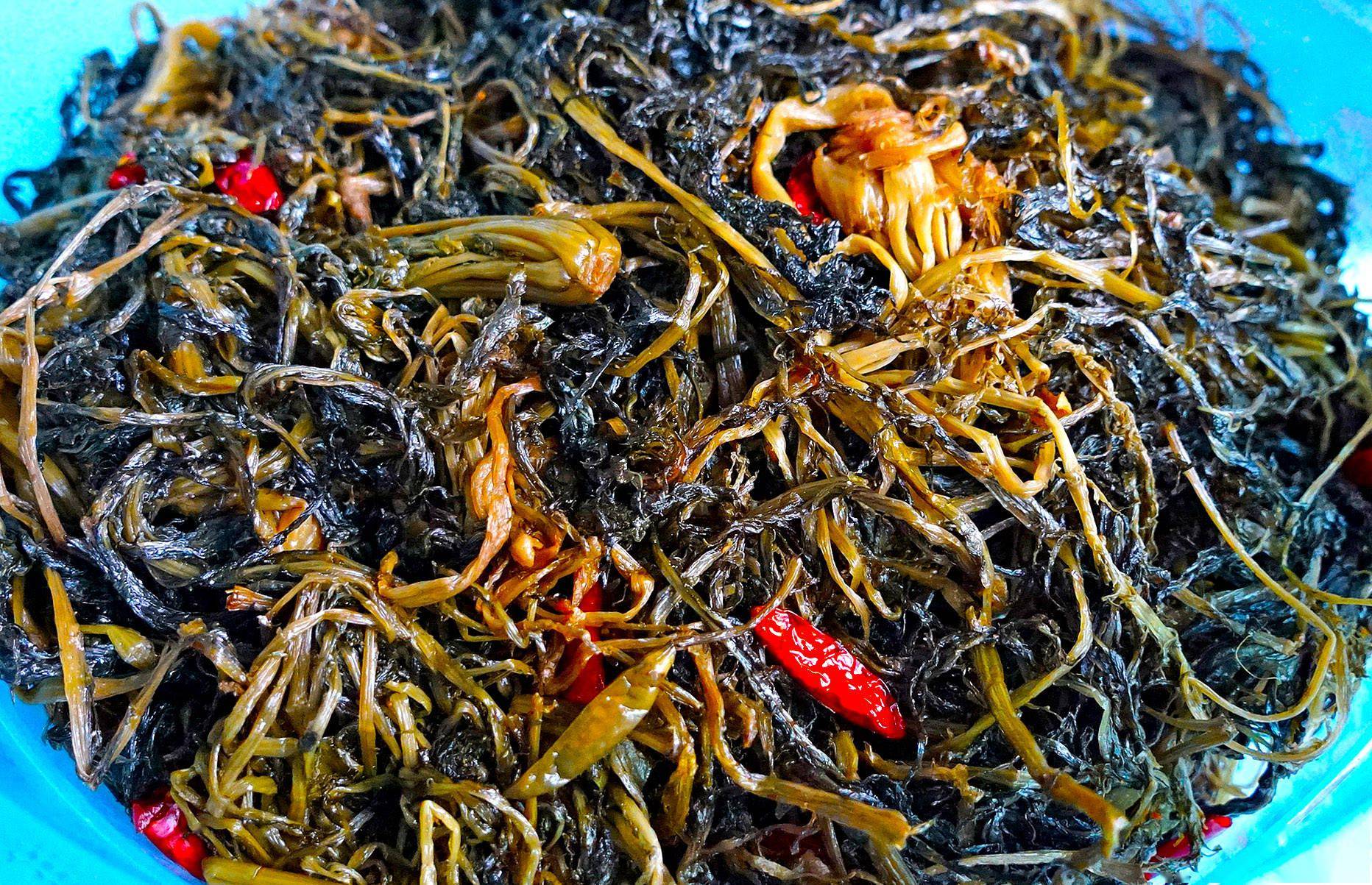 春季天暖了,这种咸菜要赶紧取出来,晒干后放一年不坏,超下饭_雪里蕻