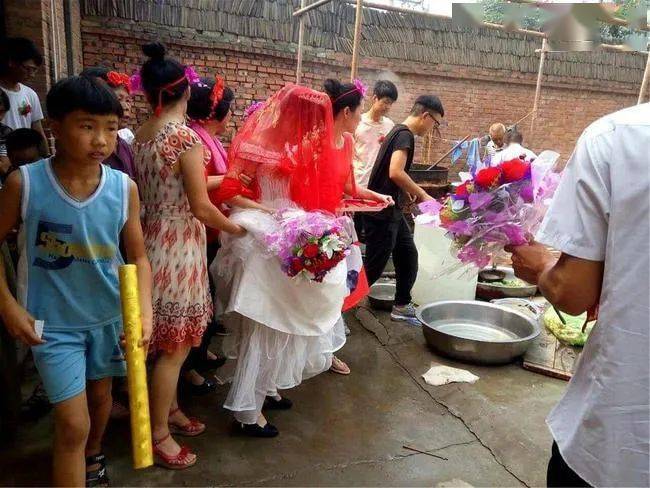在农村,陪嫁太多的被子,不会浪费吗?一辈子都盖不完_棉被_时候_女方