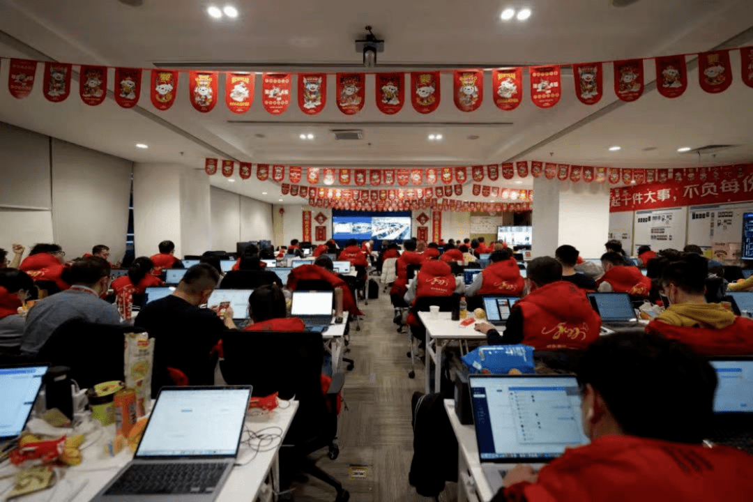 全球特大云计算项目，扛得住是庆功宴，扛不住是散伙饭…