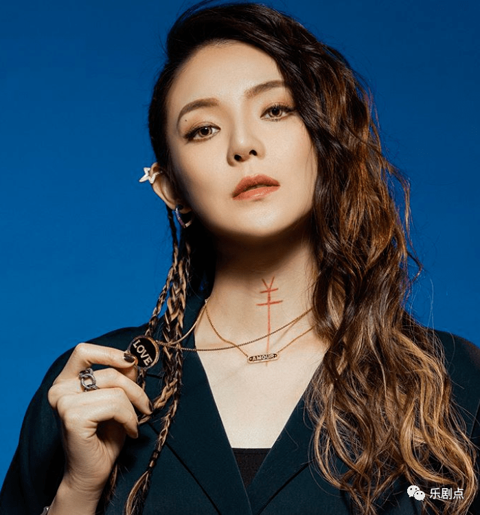 产后被日本老公提离婚女星欧阳靖不禁崩溃大哭觉得对不起儿子