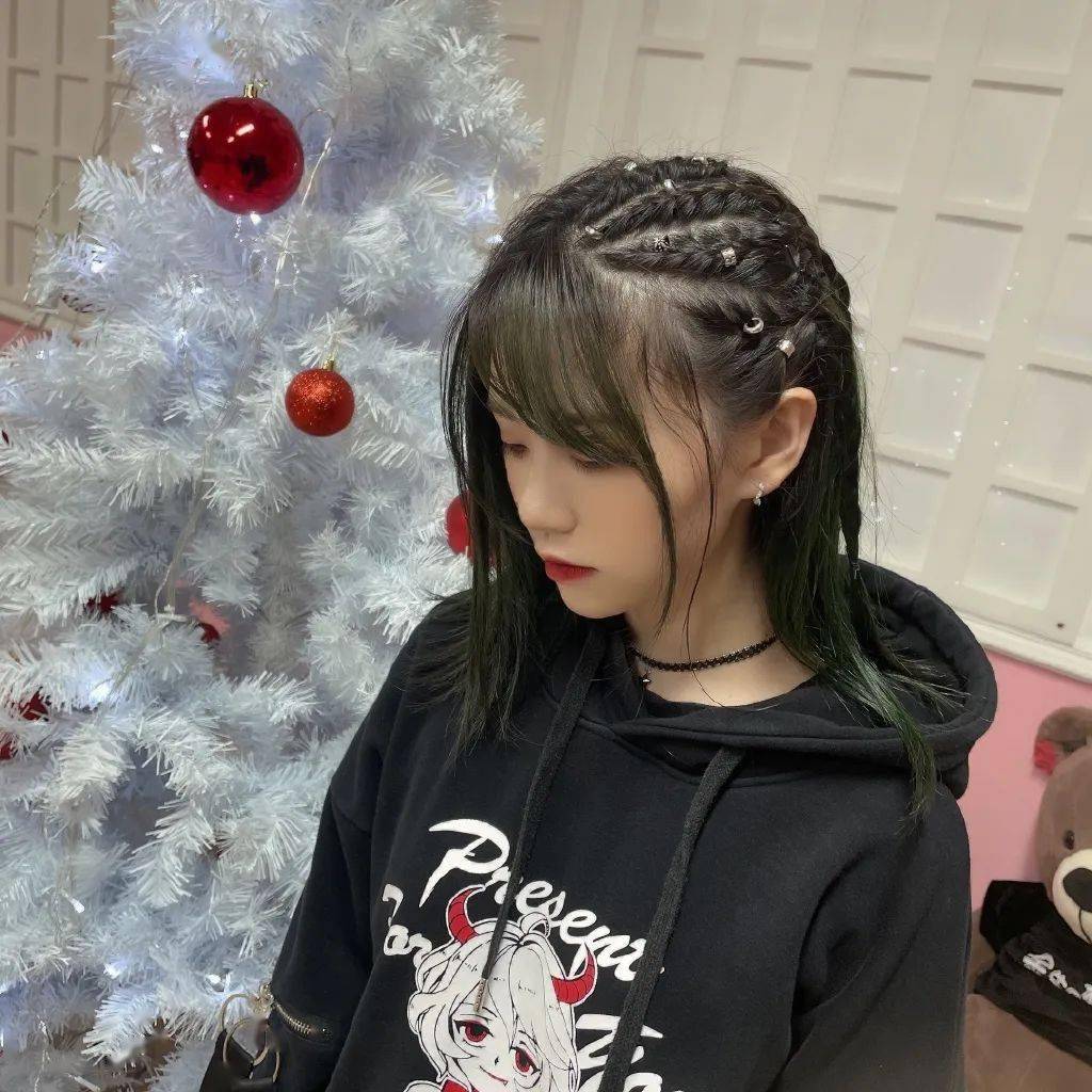 snh48周诗雨snh48祁静gnz48农燕萍gnz48杨若惜长发×单侧发夹的组合