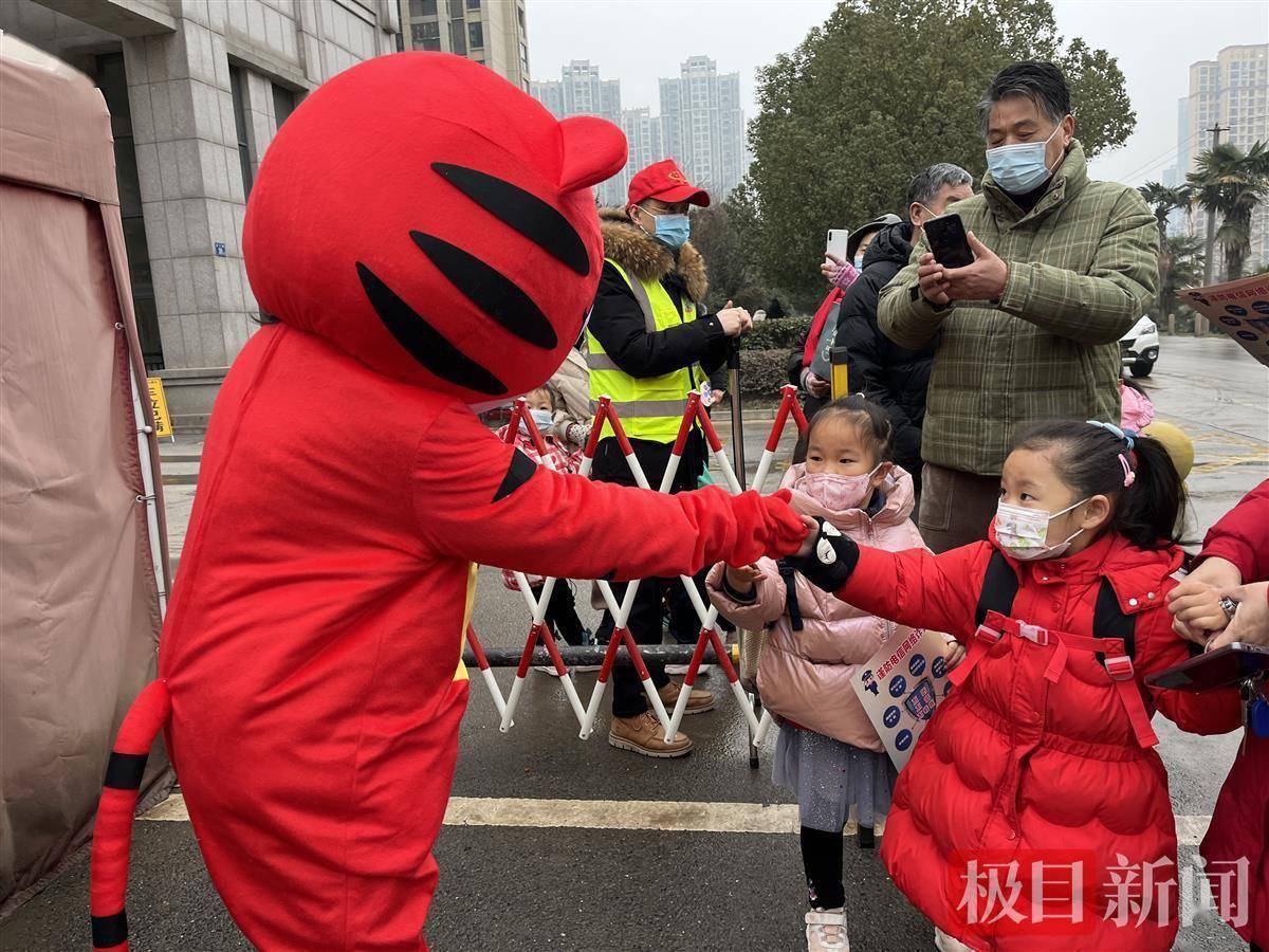 生活|萌娃遇“冬奥”，闯关集“五虎”