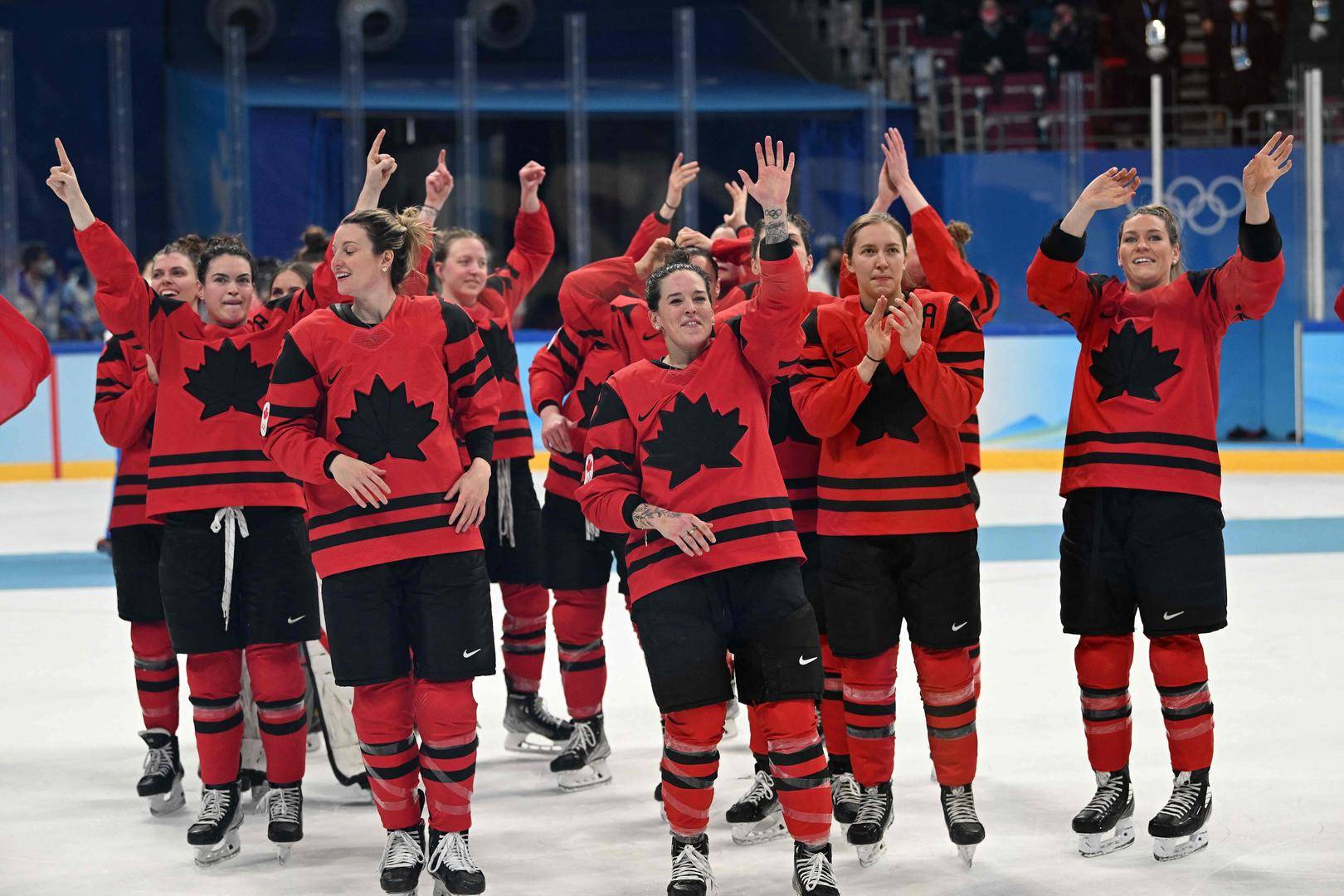 女子|女子冰球加拿大队“复仇”美国队夺金，7场57球创冬奥会进球纪录