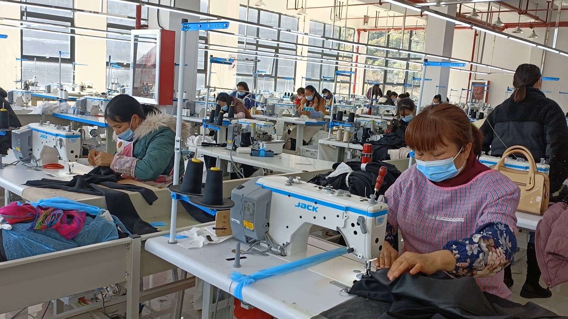 格兰斯顿集团有限公司:节后复工生产忙_该公司_郑怀_车间