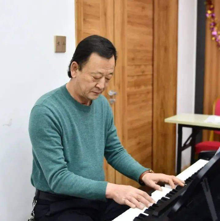 郑会哲的晚年音乐“梦”_南海_新区_社区