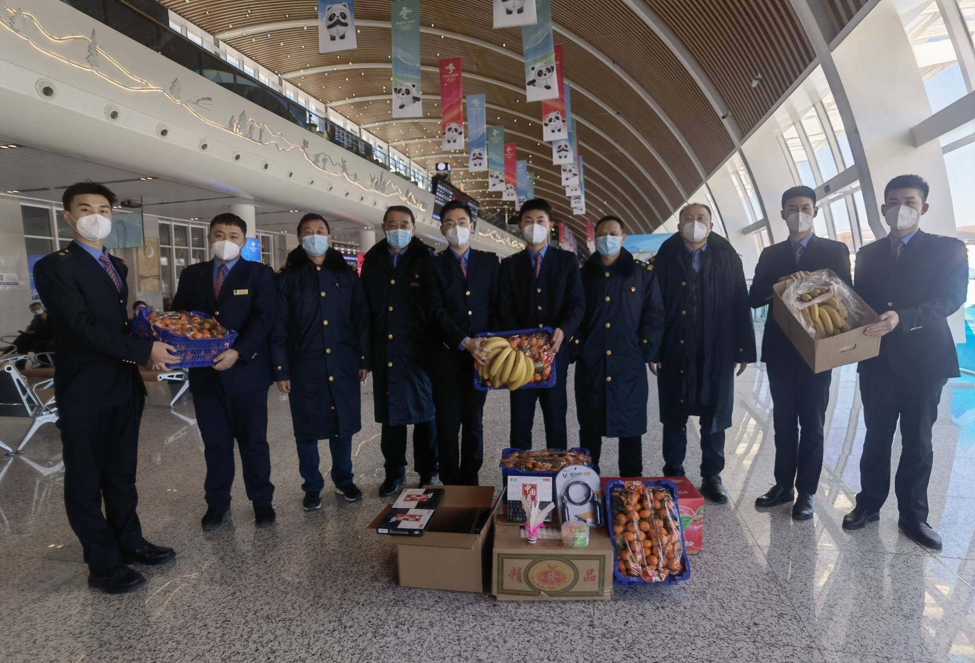 新春走基层冰凝雪舞虽寒犹暖记张家口车务段服务闭环内工作人员