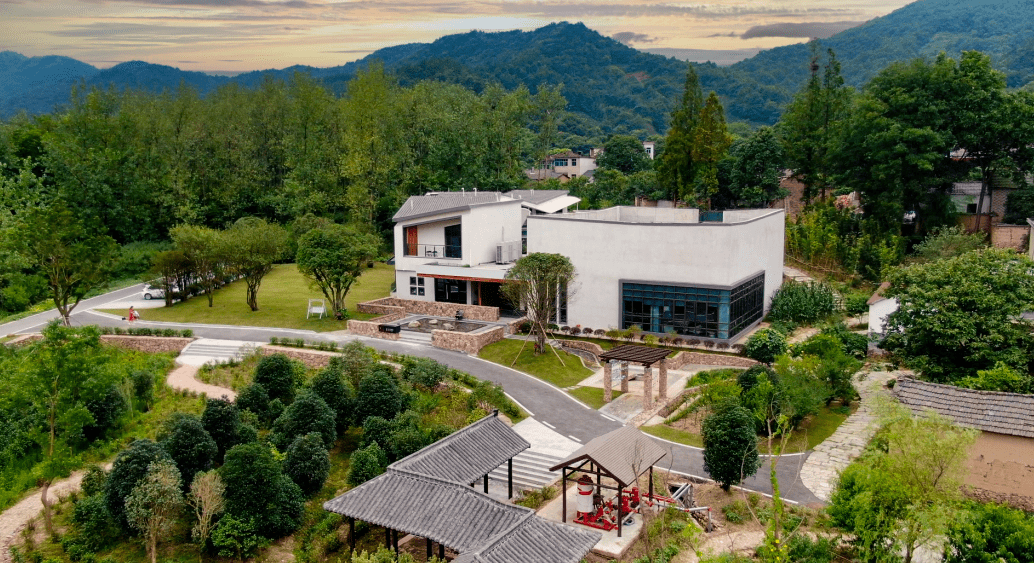 2021年度乡村旅游突出村社区汤池镇百花村