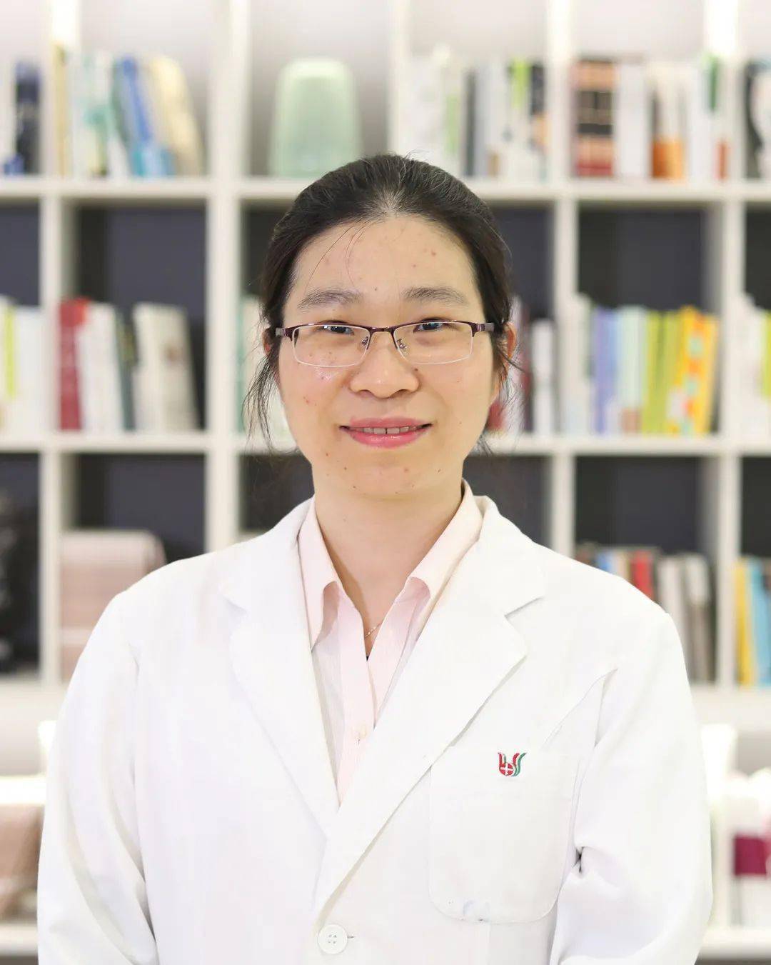 杨君婵副主任医师,妇科微创手术专家.