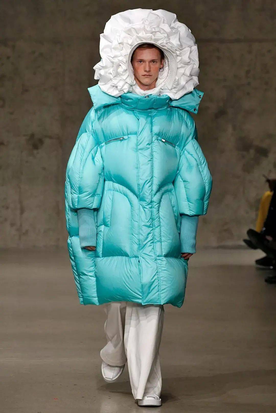 品牌 羽界鬼才，新锐设计师陈鹏CHENPENG的One-Size Fashion平均时尚主义