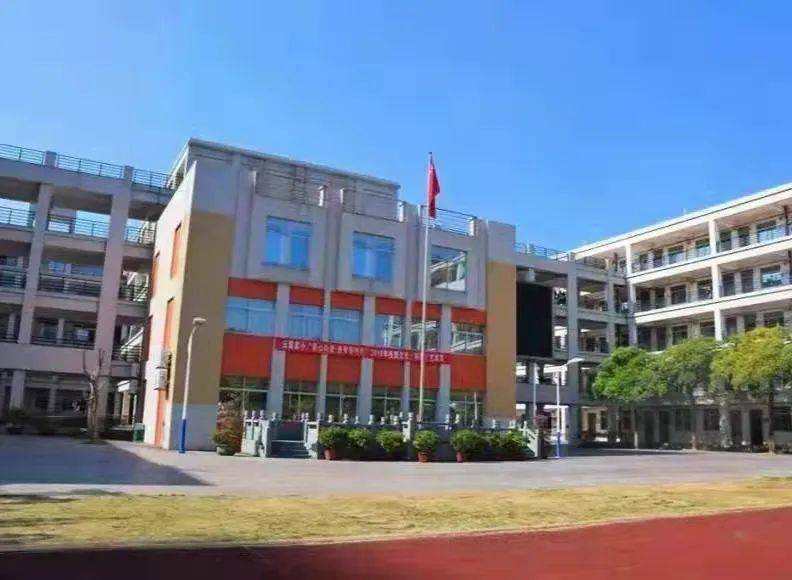 图片/作者作者简介方铭轩,男,2013年出生,福建云霄人,云霄县元光小学