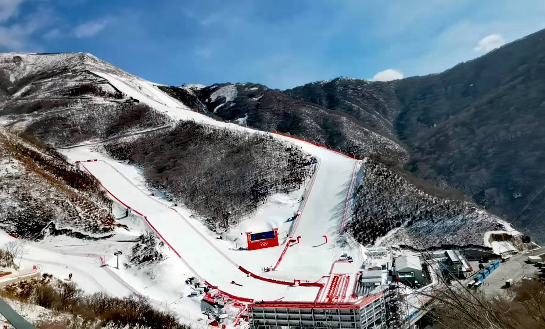 延庆冬奥高山滑雪场图片
