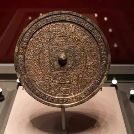 陪葬铜镜都好模糊，古代镜子照人清楚吗？专家揭原貌_潘钰_地区_影响