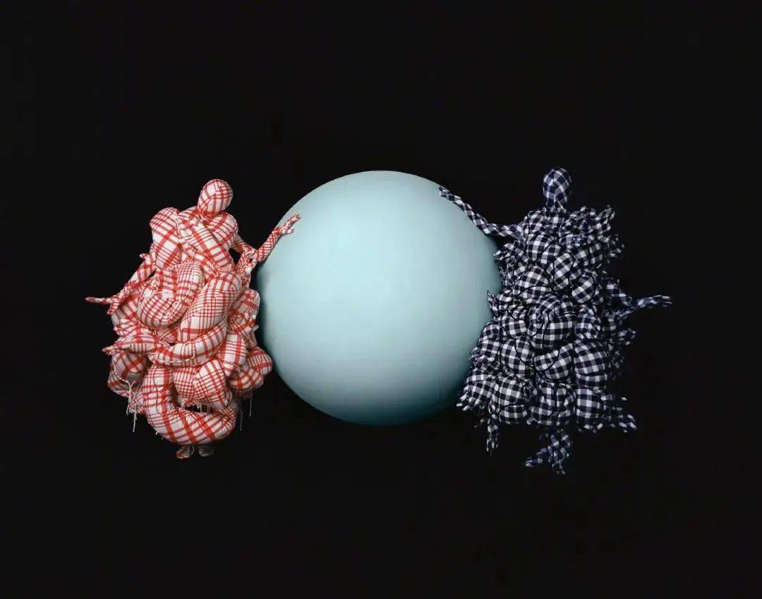 品牌 羽界鬼才，新锐设计师陈鹏CHENPENG的One-Size Fashion平均时尚主义