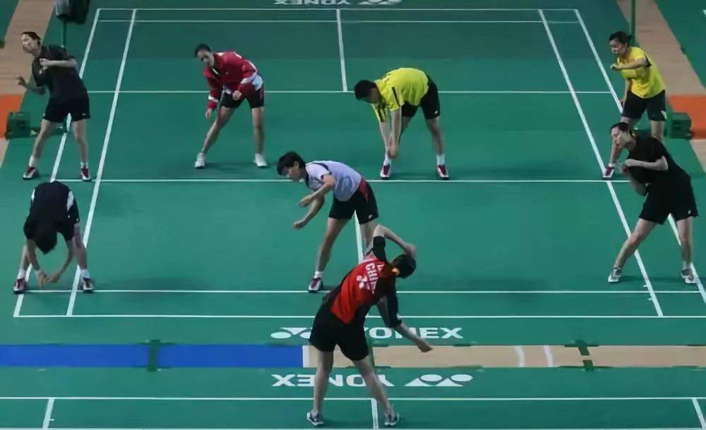 收藏羽毛球运动员最常用的4套赛前热身运动