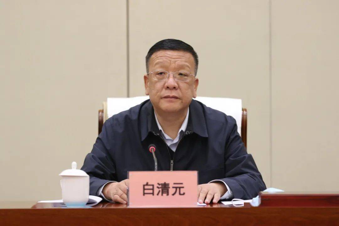 白清元局长在第9次重点工作推进情况汇报会上强调强化思想认识敢于