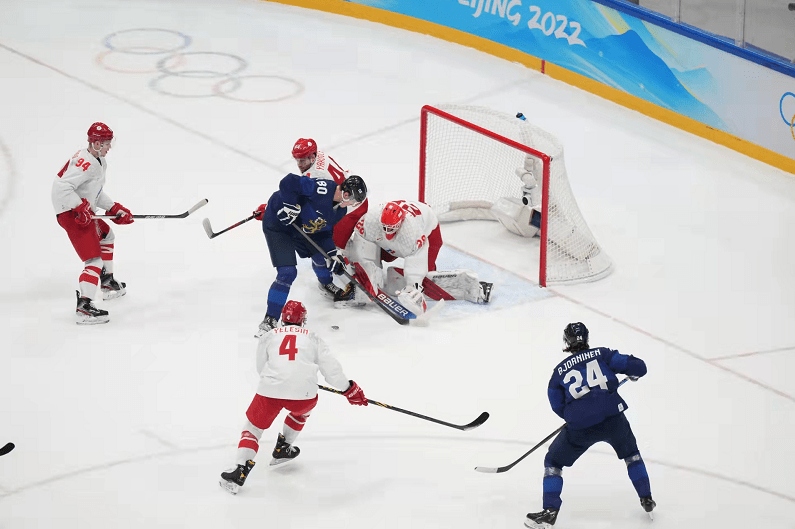 芬兰|芬兰男冰首夺冬奥金牌，队员激动万分