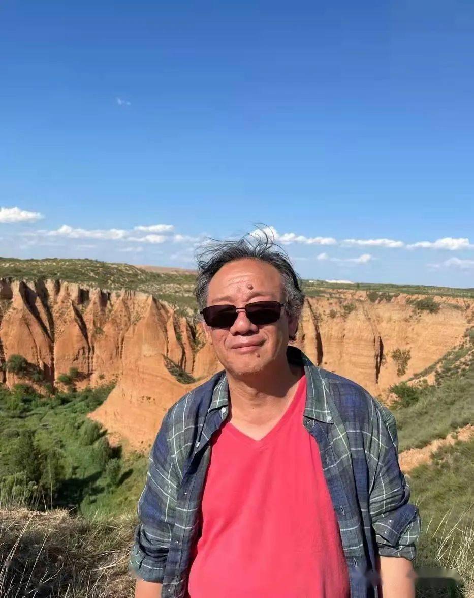 每天一歌国家一级演员李海英演唱面对面坐着喝烧酒