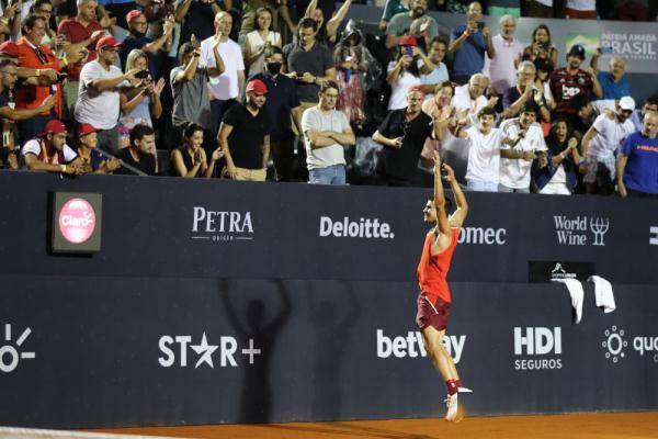 颁奖仪式|网球｜里约公开赛：阿尔卡拉斯夺冠