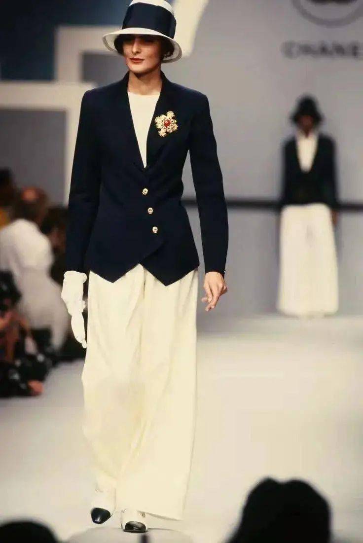 廓形 西装廓形2022流行趋势